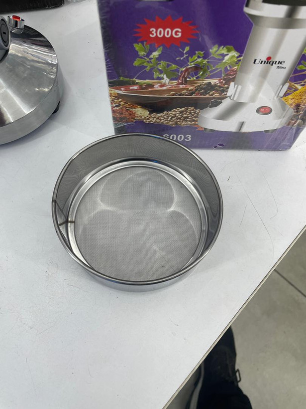آسیاب صنعتی یونیک- ظرفیت 300 گرم قدرت 2400W وات مدل UA-6003